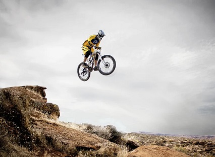 Uf jak gorąco! Jak dobrać odpowiedni strój kolarski na lato?